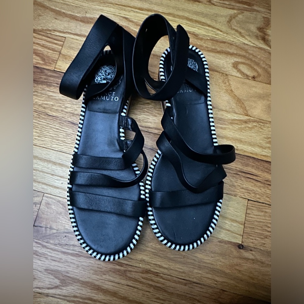 VINCE CAMUTO SIZE 8 SANDAL